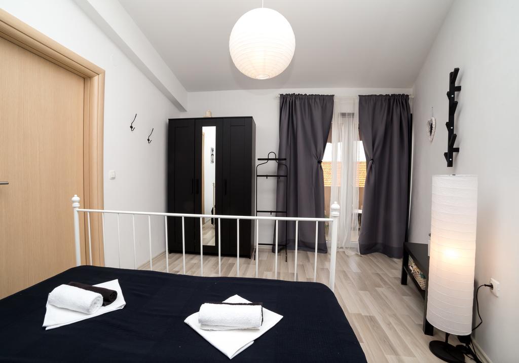 Apartments Zara ペトルチャネ エクステリア 写真